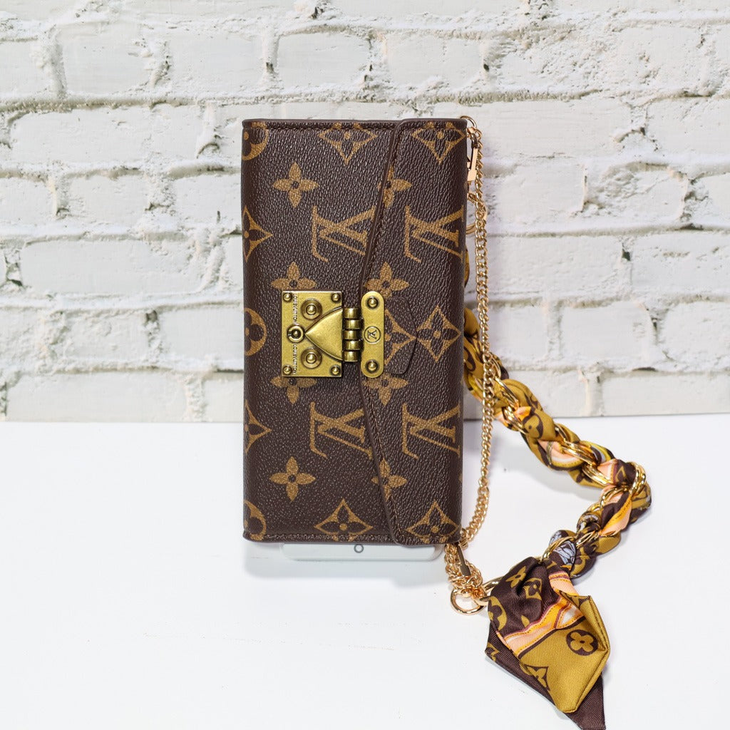 Lou Crossbody Bag iPhone Case With Card Slot For iPhone 17 Pro Max