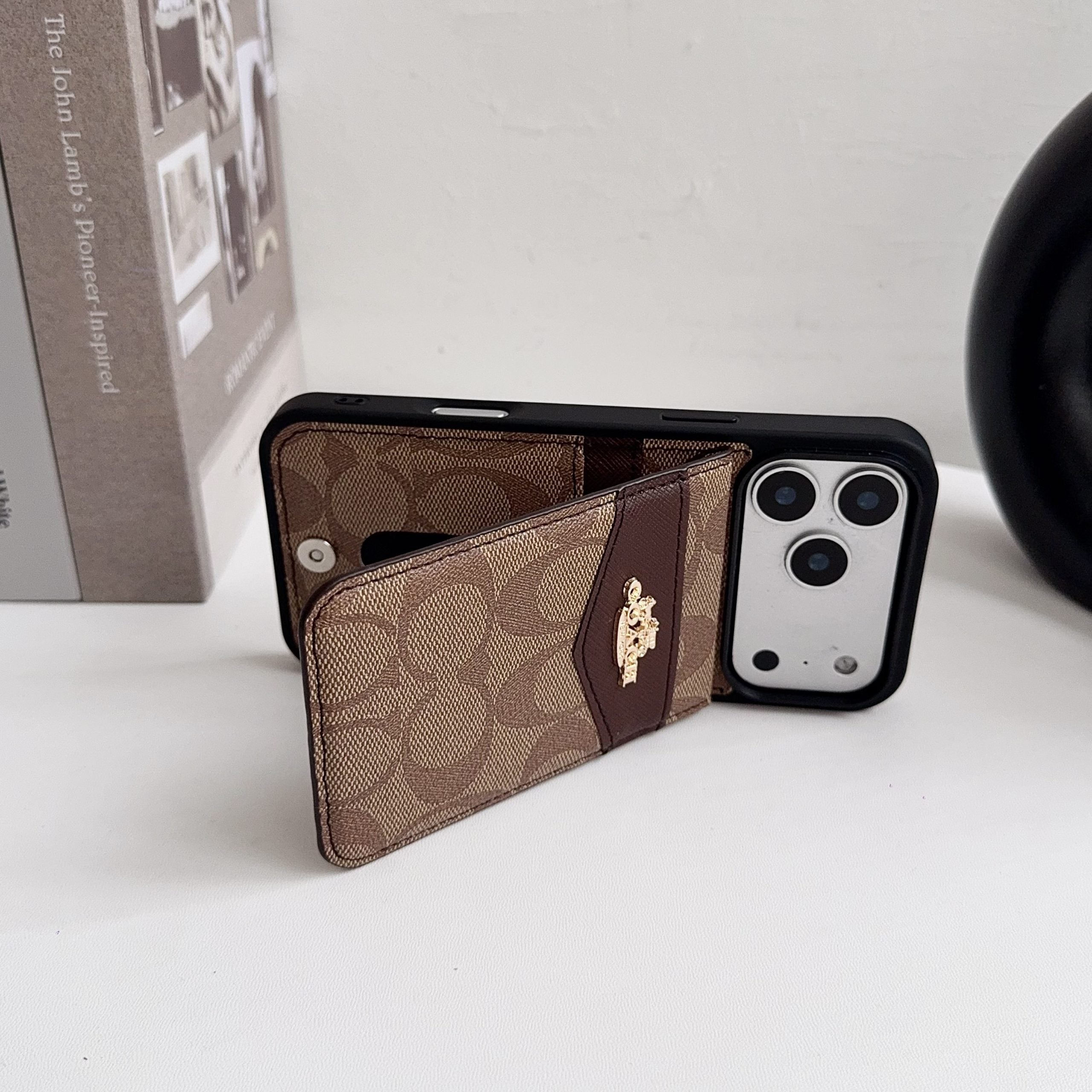 Card Holder Coach iPhone Case for iPhone 17 Series