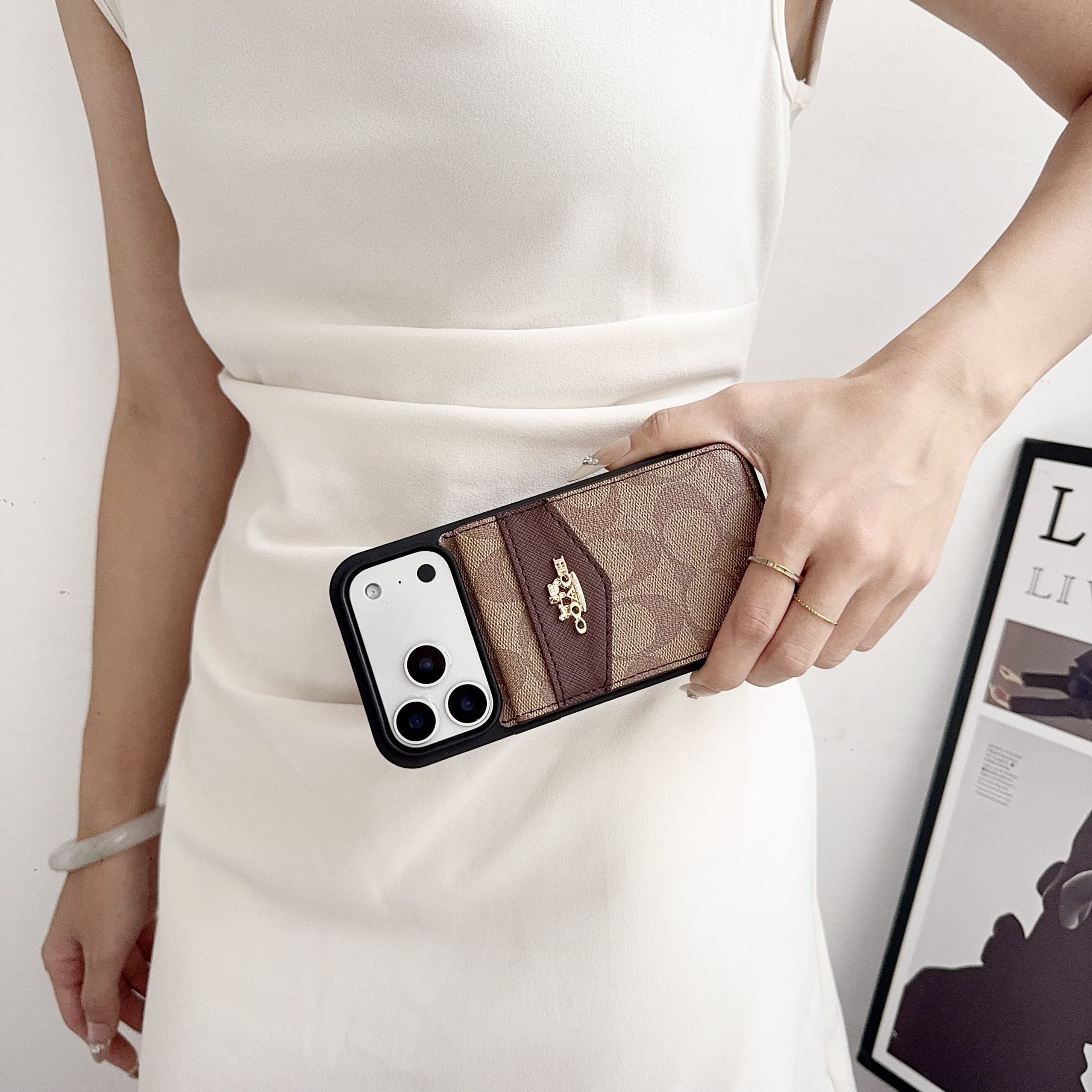 Card Holder Coach iPhone Case for iPhone 17 Series