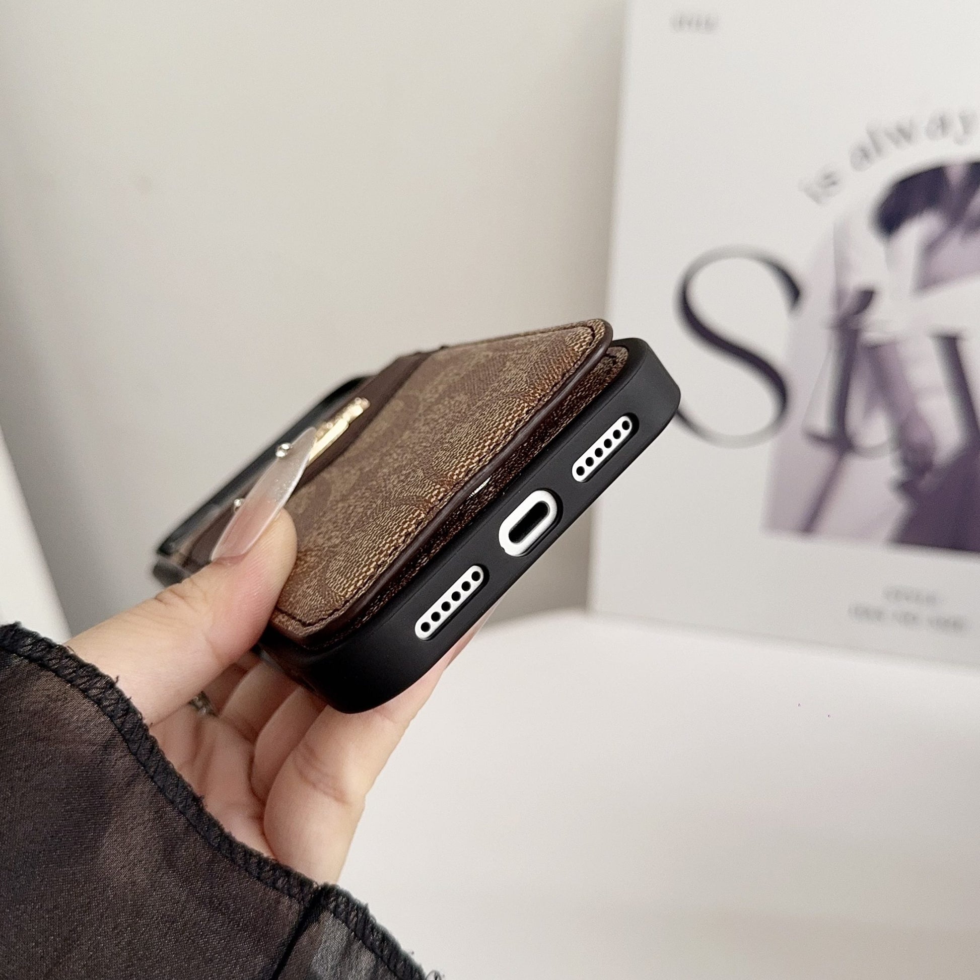 Card Holder Coach iPhone Case for iPhone 17 Series