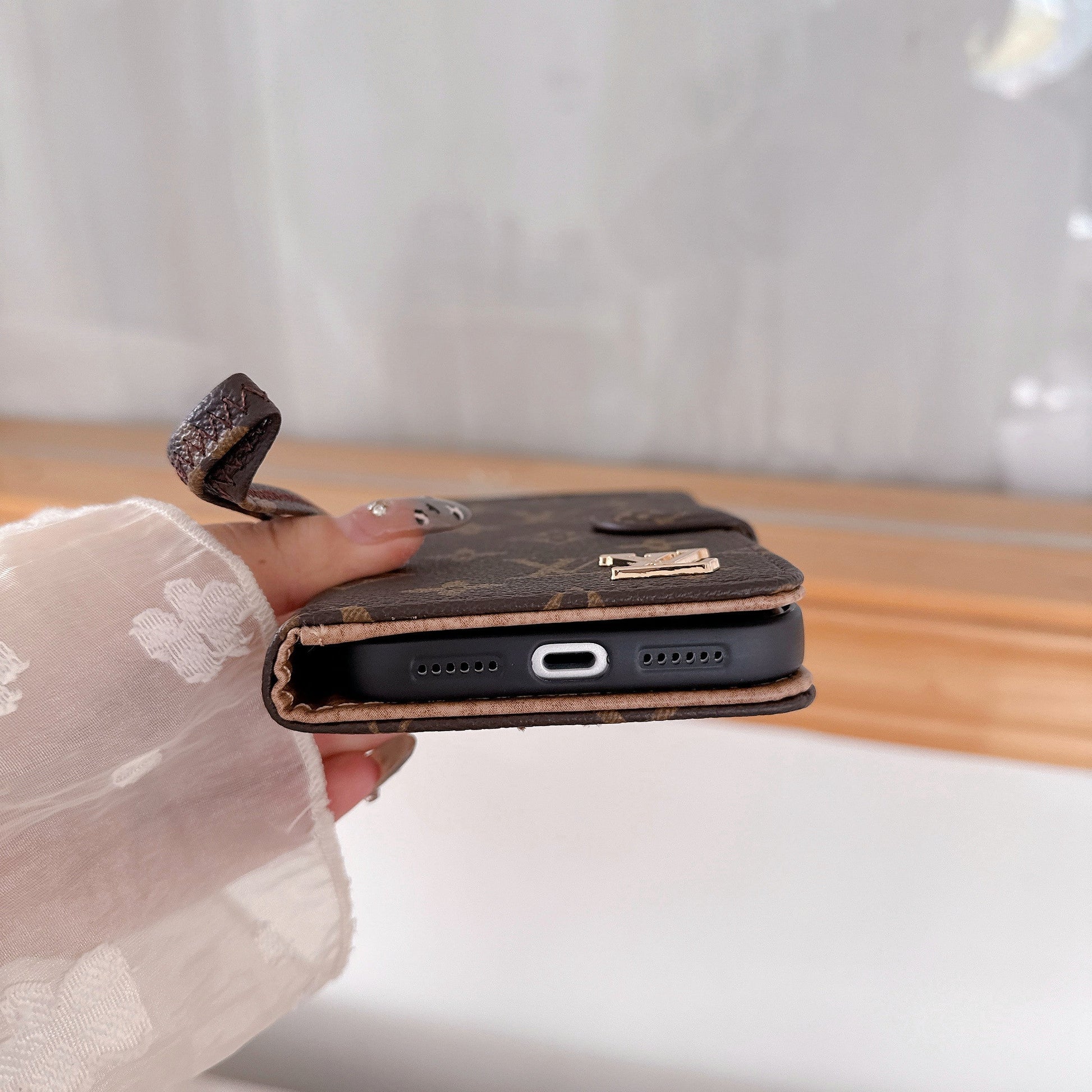 Heritage Folio Wallet Case for iPhone 15-17 Pro Max