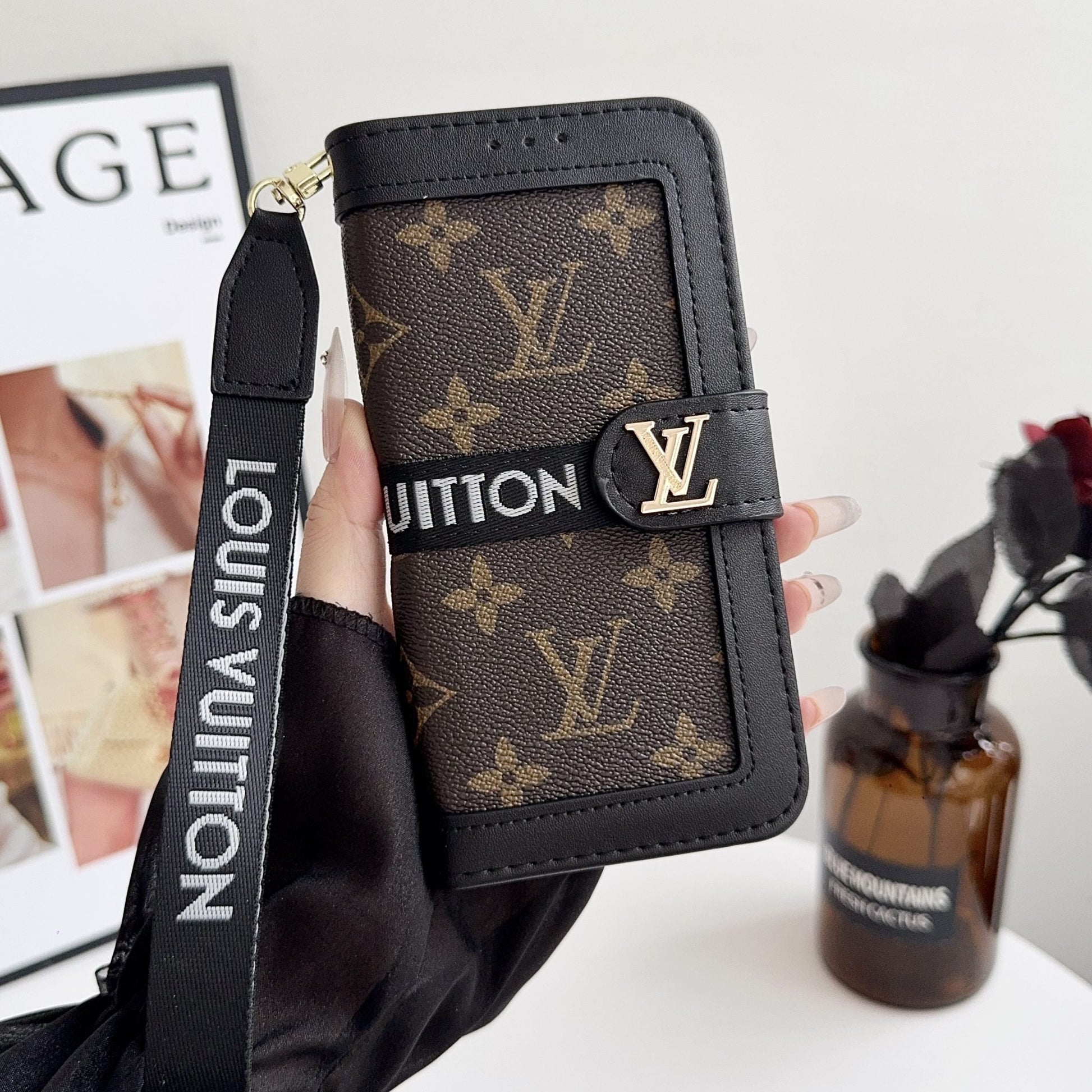 Louis Vuitton Flip Folio iPhone Case 17 Series Pattern LV Leather Black Monogram