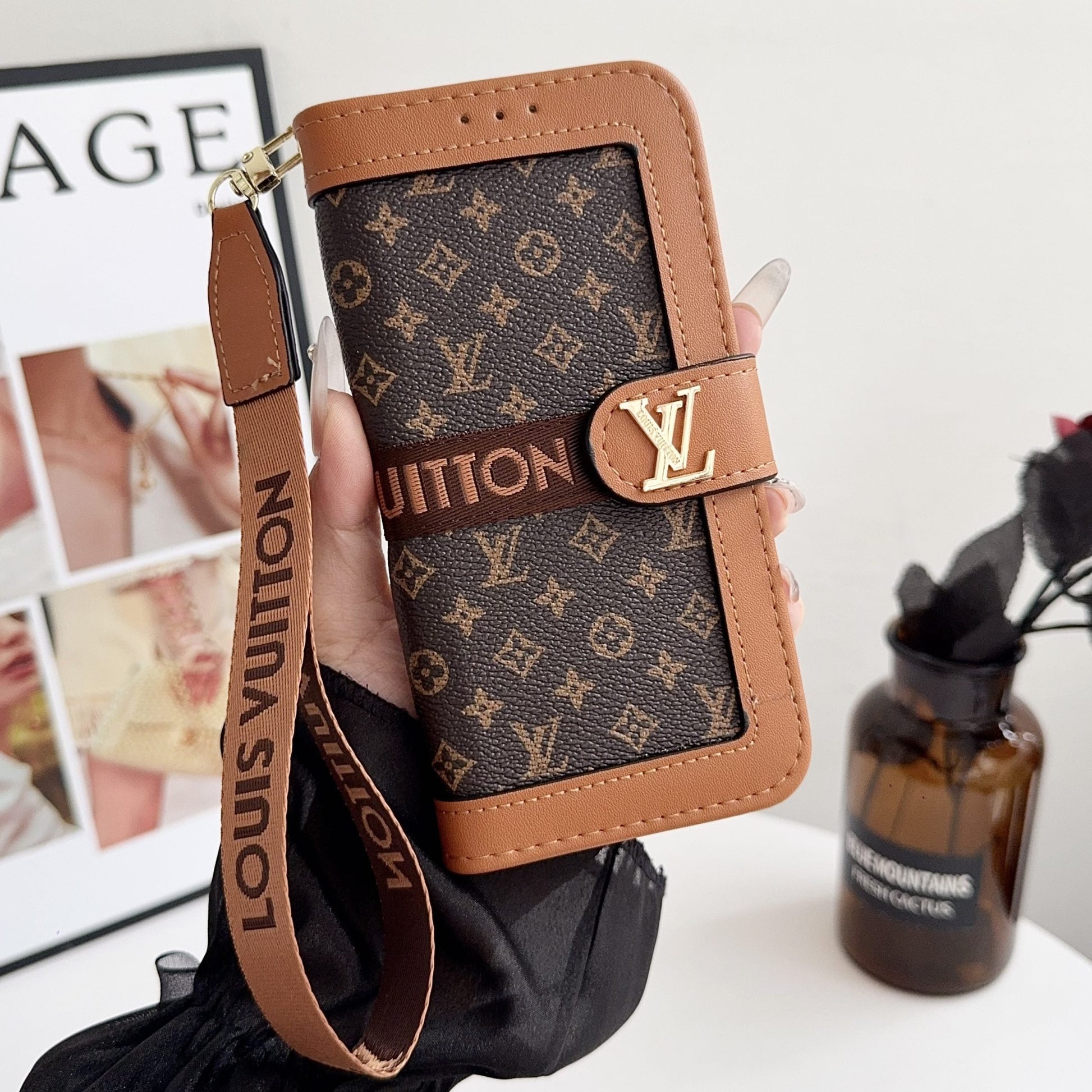 Louis Vuitton Flip Folio iPhone Case 17 Series Pattern LV Leather Black Monogram
