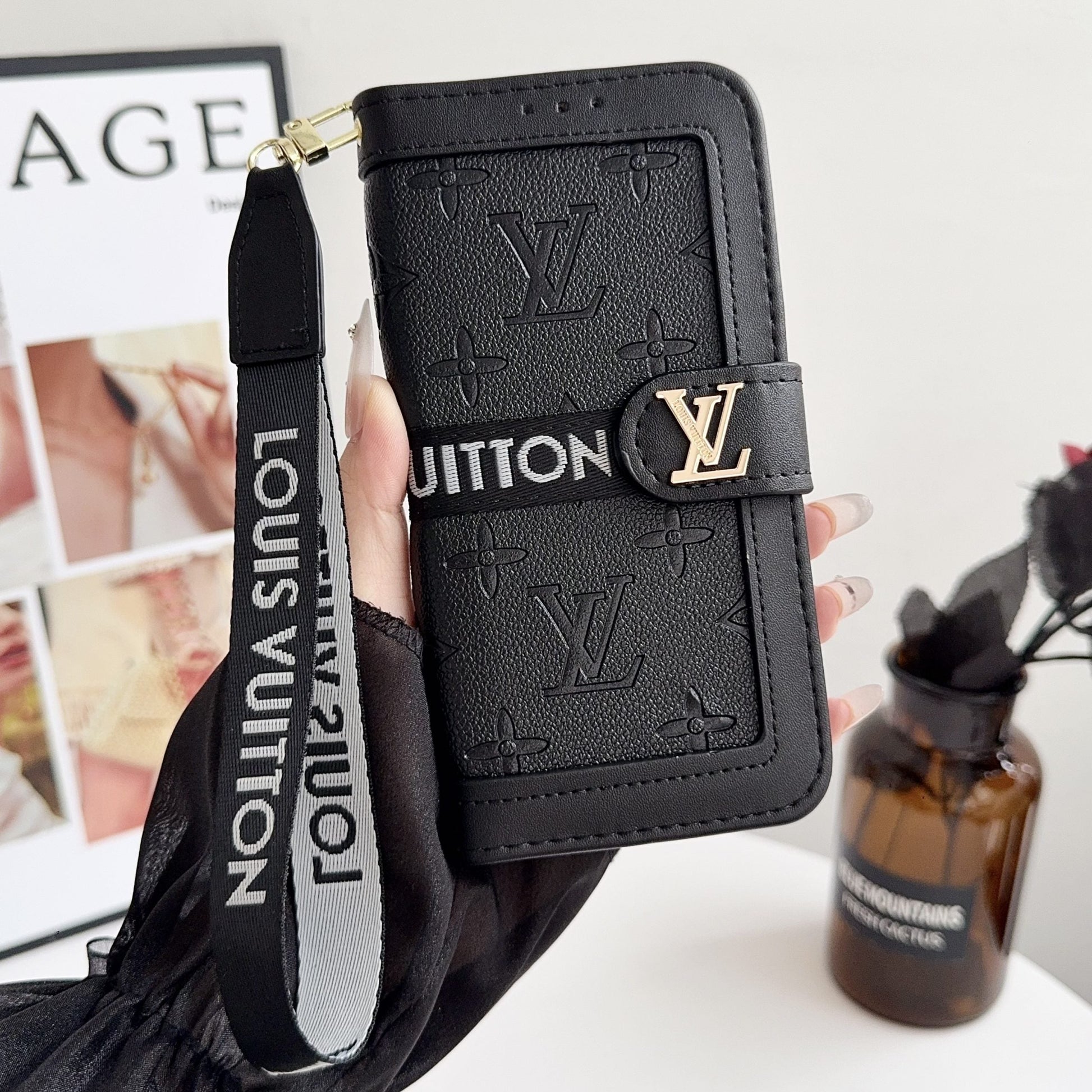 Louis Vuitton Flip Folio iPhone Case 17 Series Pattern LV Leather Black Monogram